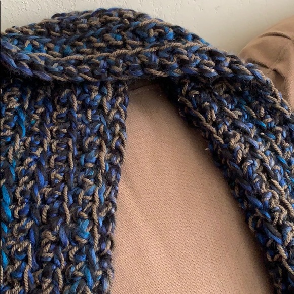 Blue scarf - Picture 2 of 3